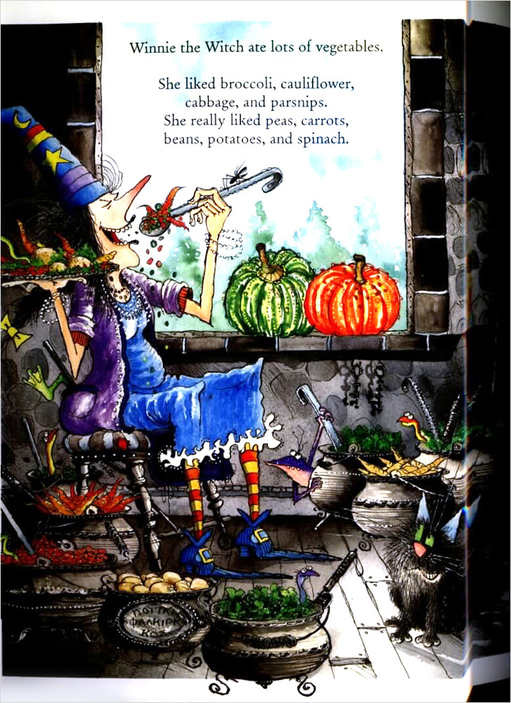 Winnie the Witch : Winnie's Amazing Pumpkin (Paperback with story and music CD)