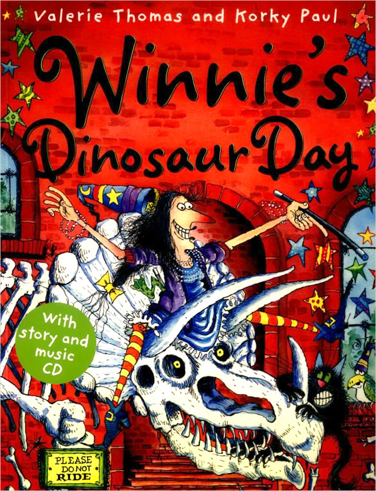 Winnie the Witch : Winnie's Dinosaur Day (Paperback with story and music CD)